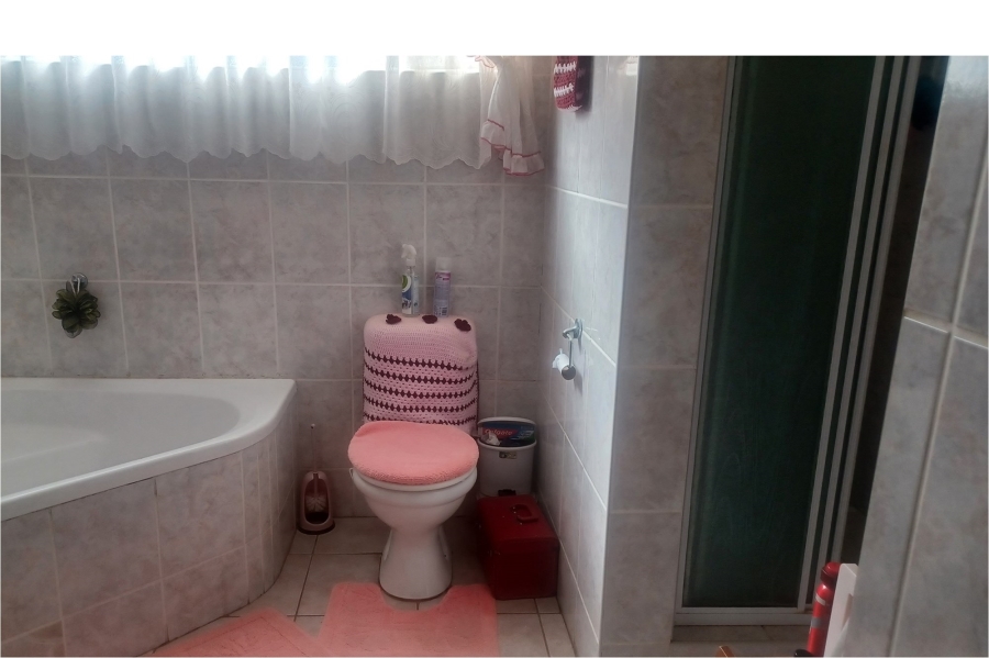 3 Bedroom Property for Sale in Dagbreek Ext 4 Free State